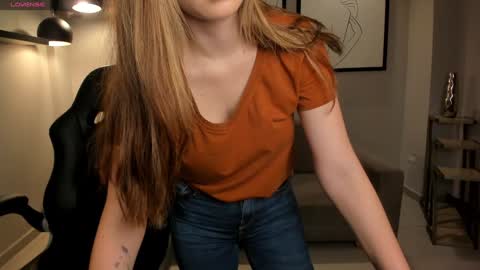 Snapshot of staceywood_ chatting on December 29, 11:18 am Stacy Woods online show from December 29, 11:18 am