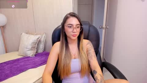 Stacy Conner online show from October 22, 10:15 pm