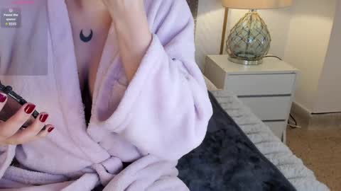 Snapshot of stacyrigel chatting on February 2, 4:59 am Stacy Rigel online show from February 2, 4:59 am