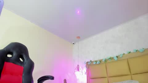 KEIMI  online show from February 5, 7:00 am