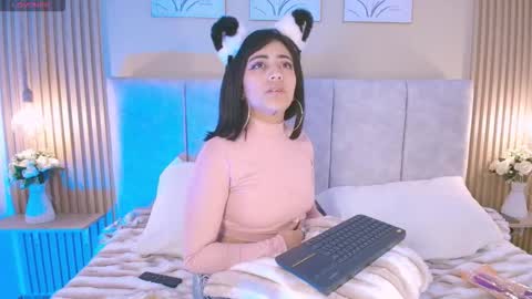 stardoll_ online show from March 18, 2:00 pm