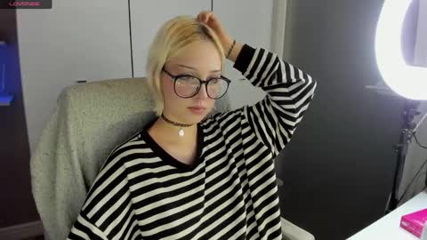 Kate online show from May 9, 8:44 pm