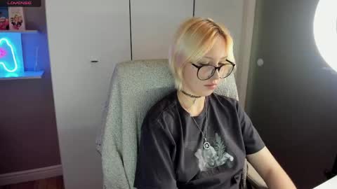 Kate online show from May 18, 8:37 pm