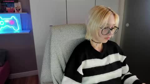 Kate online show from May 16, 8:52 pm
