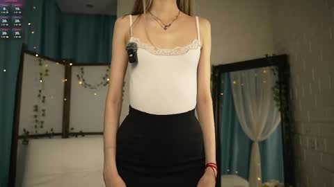 Chloe online show from May 3, 1:14 pm
