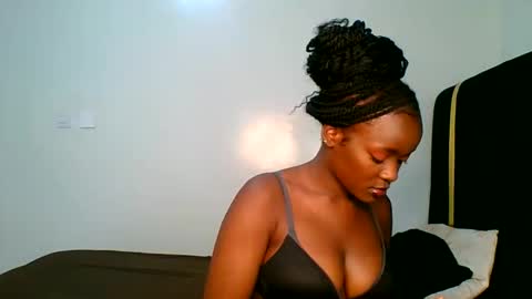 lia online show from May 27, 5:59 am