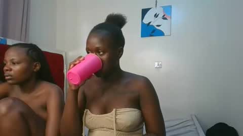 lia online show from March 31, 10:48 am