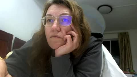 starlagurl online show from March 10, 3:30 pm