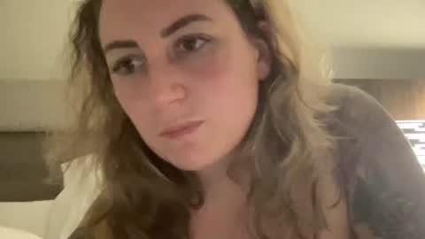 Snapshot of starlastylez chatting on October 15, 5:32 am Starla Stylez online show from October 15, 5:32 am