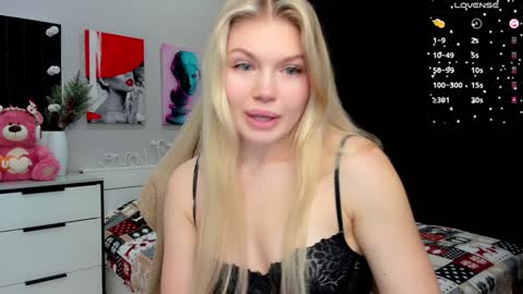 Snapshot of starlight_2004 chatting on January 12, 5:24 am Caroline online show from January 12, 5:24 am
