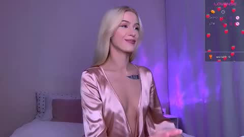 Stacey online show from October 25, 1:02 am