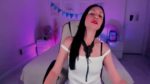 Avanessa May  Follow mommy online show from October 4, 7:47 am