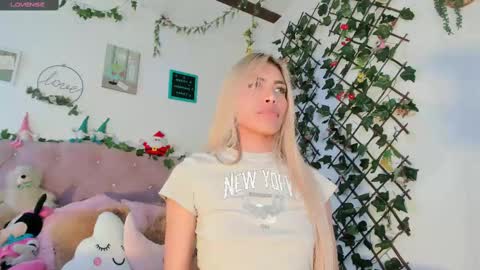 ...  Independent model online show from December 16, 2:47 am