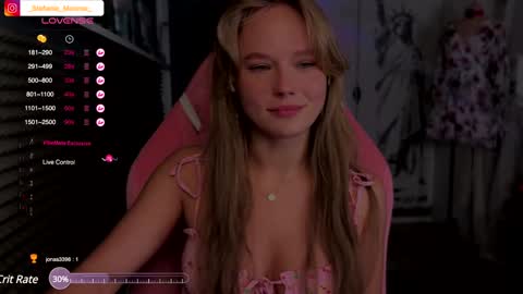 Stefanie online show from December 3, 9:56 pm