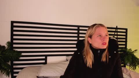 Stefanny   online show from January 22, 12:49 pm