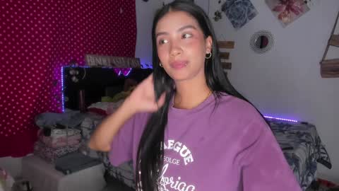 Im MiaIts my first day here  online show from January 17, 1:15 am