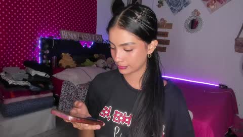 Im MiaIts my first day here  online show from January 28, 2:53 am