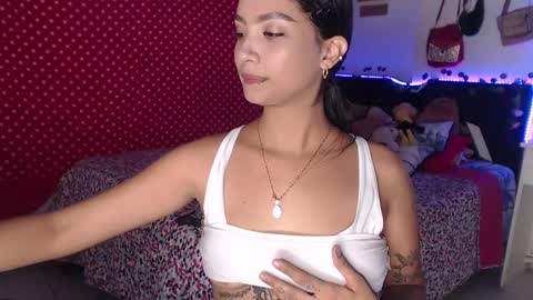 Im MiaIts my first day here  online show from December 25, 10:48 pm