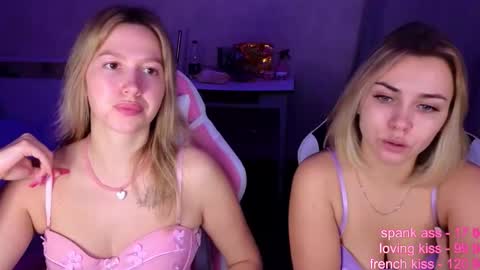 Stefany and Bettany online show from November 29, 7:40 pm