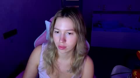 Stefany and Bettany online show from November 6, 2:56 pm