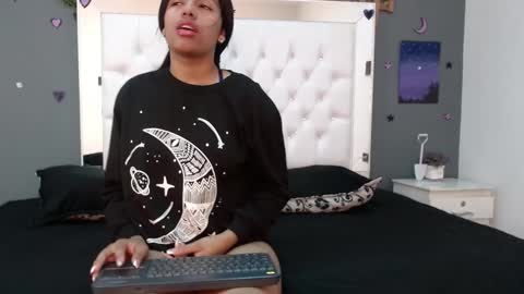 Stefany Brown online show from December 27, 11:17 am