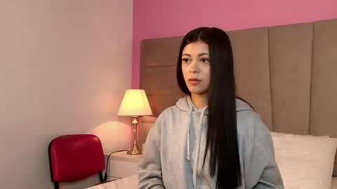 stefanybloom online show from May 19, 12:23 pm