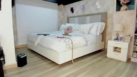 Zuly online show from May 4, 12:47 am