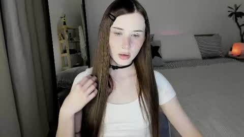 stella_sunny online show from August 6, 11:55 pm