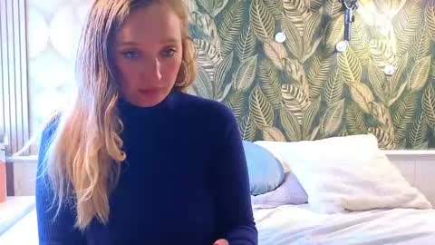 StellaFlowerPower online show from May 7, 11:14 am