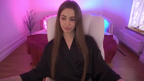 stellahoneywell online show from February 4, 12:08 pm