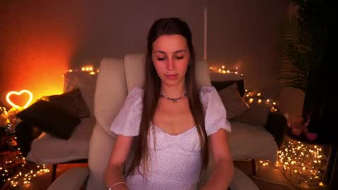 stellahoneywell online show from May 11, 1:46 pm