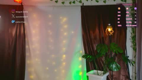 stellart_ online show from May 25, 2:21 am