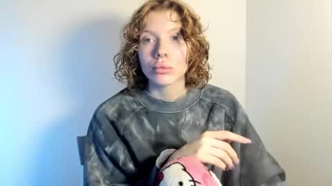 S T E L L A online show from October 15, 11:46 am