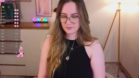 Snapshot of steph_sweet chatting on October 14, 10:23 pm Emma online show from October 14, 10:23 pm