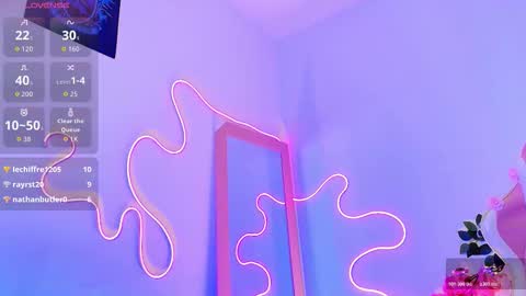 Emma online show from February 7, 11:52 pm