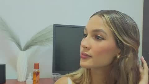 Stefff  online show from May 4, 6:55 pm