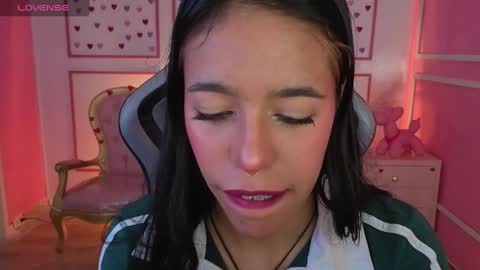 Stephania online show from October 9, 1:15 pm