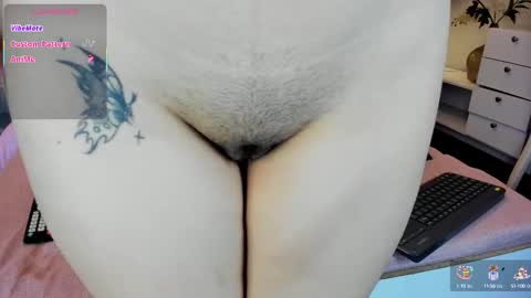 stephaniaroses online show from October 3, 8:58 pm
