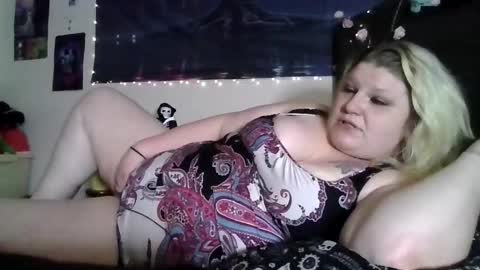 stephanie9034 online show from June 10, 12:21 am