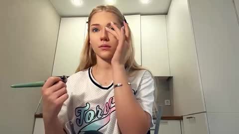 Steph online show from March 23, 1:17 pm