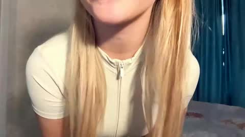 Steph online show from April 4, 1:32 pm