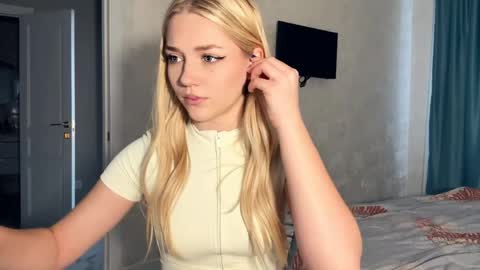 Steph online show from April 5, 1:43 pm