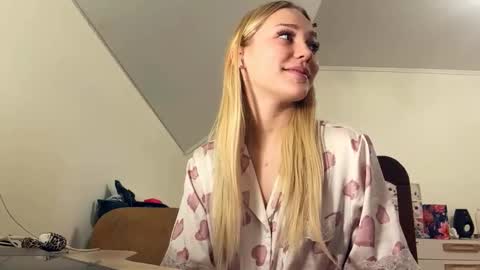 Steph online show from March 16, 1:59 pm