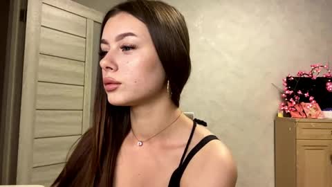 Stephani online show from May 22, 8:40 pm