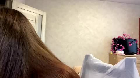 Stephani online show from May 24, 3:33 pm