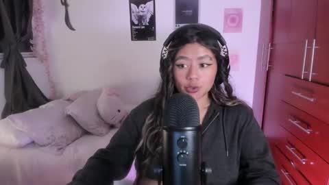 Stephanie  online show from December 18, 2:05 am