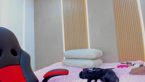 Stephany online show from November 10, 4:29 am