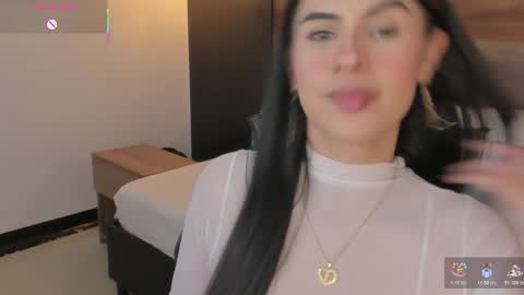 S T E P H A N Y A online show from February 7, 7:40 pm