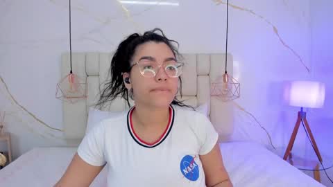 Stefanny online show from December 4, 9:57 pm