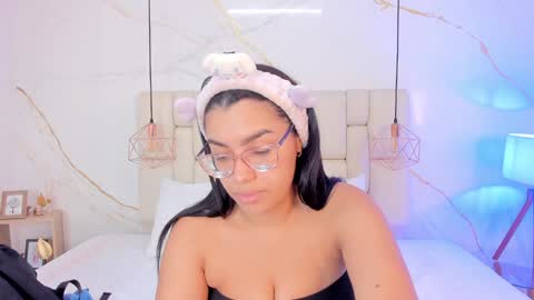 Stefanny online show from December 16, 10:34 pm